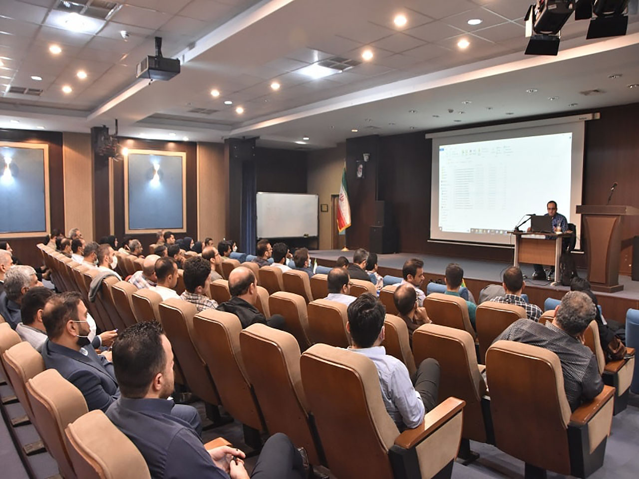 مهندس آب نیکی